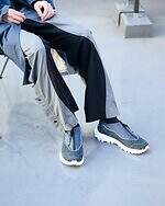 スイコック×エフシーイーの“防水透湿”ジップスニーカー、スエードの異素材アッパーで｜写真19