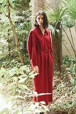 アキラナカ"ベロア×プリーツ"ドレスやレザーベルト付きジャージードレス、伊勢丹新宿店で｜写真3