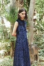 アキラナカ"ベロア×プリーツ"ドレスやレザーベルト付きジャージードレス、伊勢丹新宿店で｜写真9