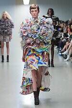 アンリアレイジ(ANREALAGE) 生命の可視化｜写真1