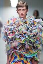 アンリアレイジ(ANREALAGE) 生命の可視化｜写真2