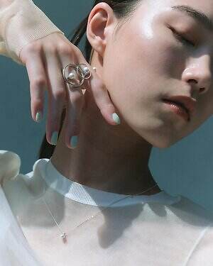 「おしゃれな2025年冬ブランドジュエリー」普段使いアクセサリーから憧れ高級ジュエリーまで|写真37