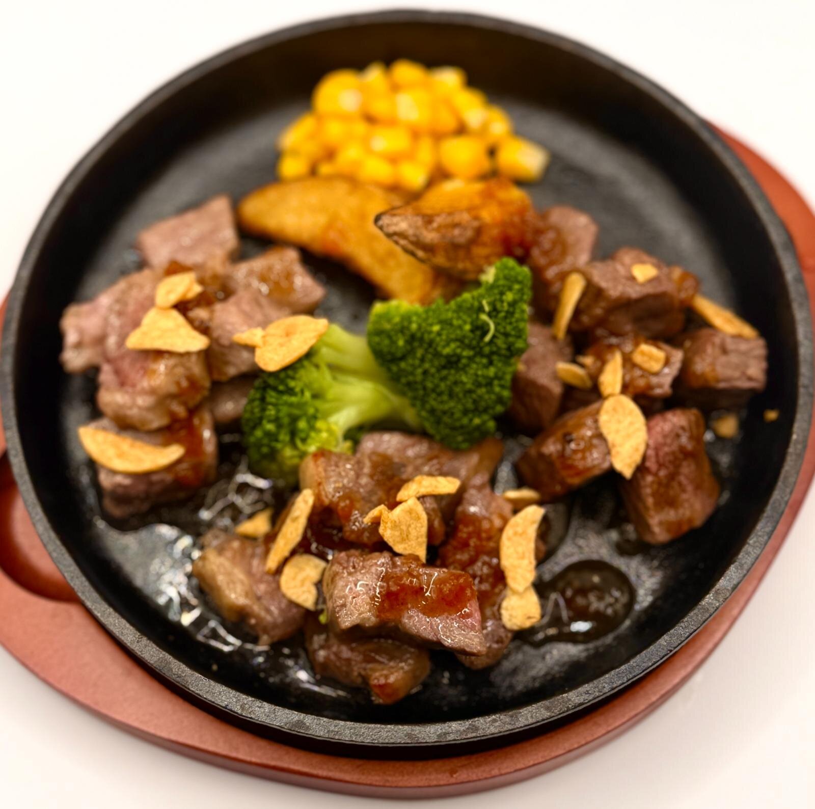 「クリスマスマーケット in 大阪 てんしば 2025」ツリー輝く空間にクリスマス雑貨＆グルメ｜写真18