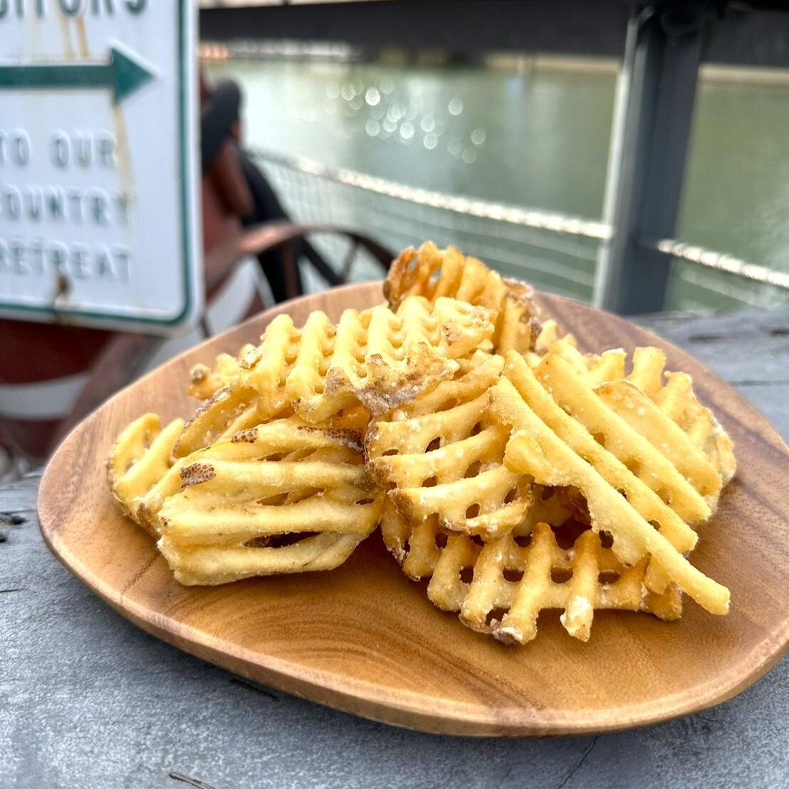 「クリスマスマーケット in 大阪 てんしば 2025」ツリー輝く空間にクリスマス雑貨＆グルメ｜写真24