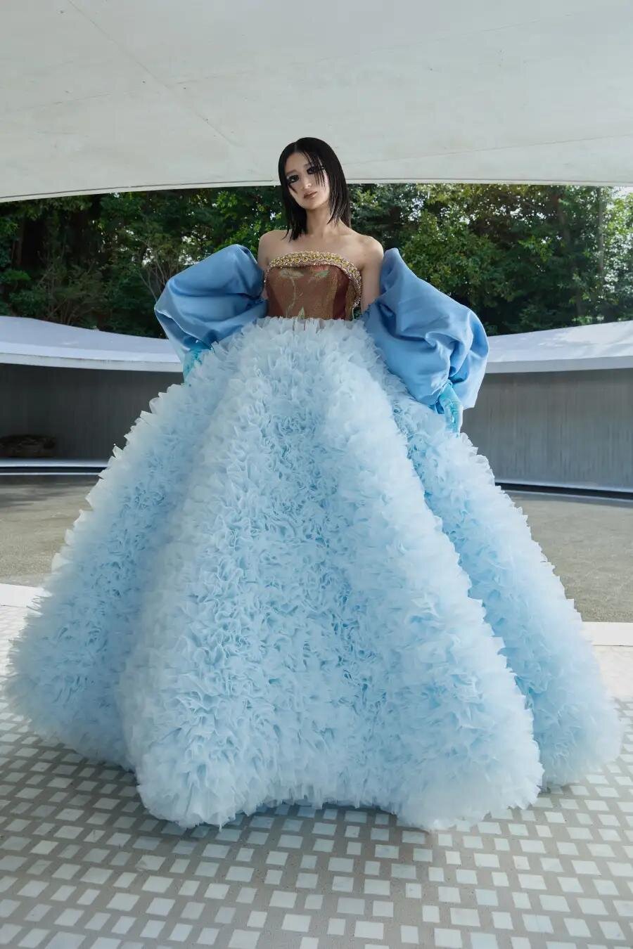 トモ コイズミ ウェディングドレスコレクション Photo Jumbo Tsui
