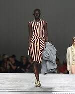 ドリス ヴァン ノッテン 2026年春夏コレクション - 気ままな波の戯れ｜写真3