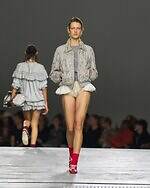 ドリス ヴァン ノッテン 2026年春夏コレクション - 気ままな波の戯れ｜写真5