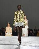 ドリス ヴァン ノッテン 2026年春夏コレクション - 気ままな波の戯れ｜写真13