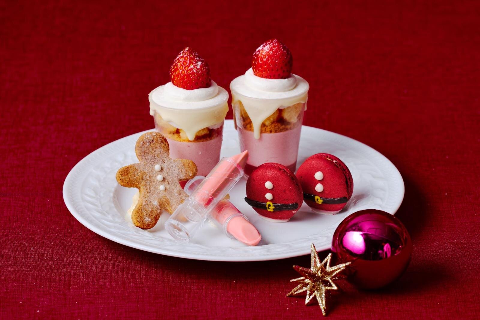「クリスマスギフトアフタヌーンティー」横浜で、とろ～りキャンドル風ヴェリーヌやハートムースなど苺尽くし｜写真2