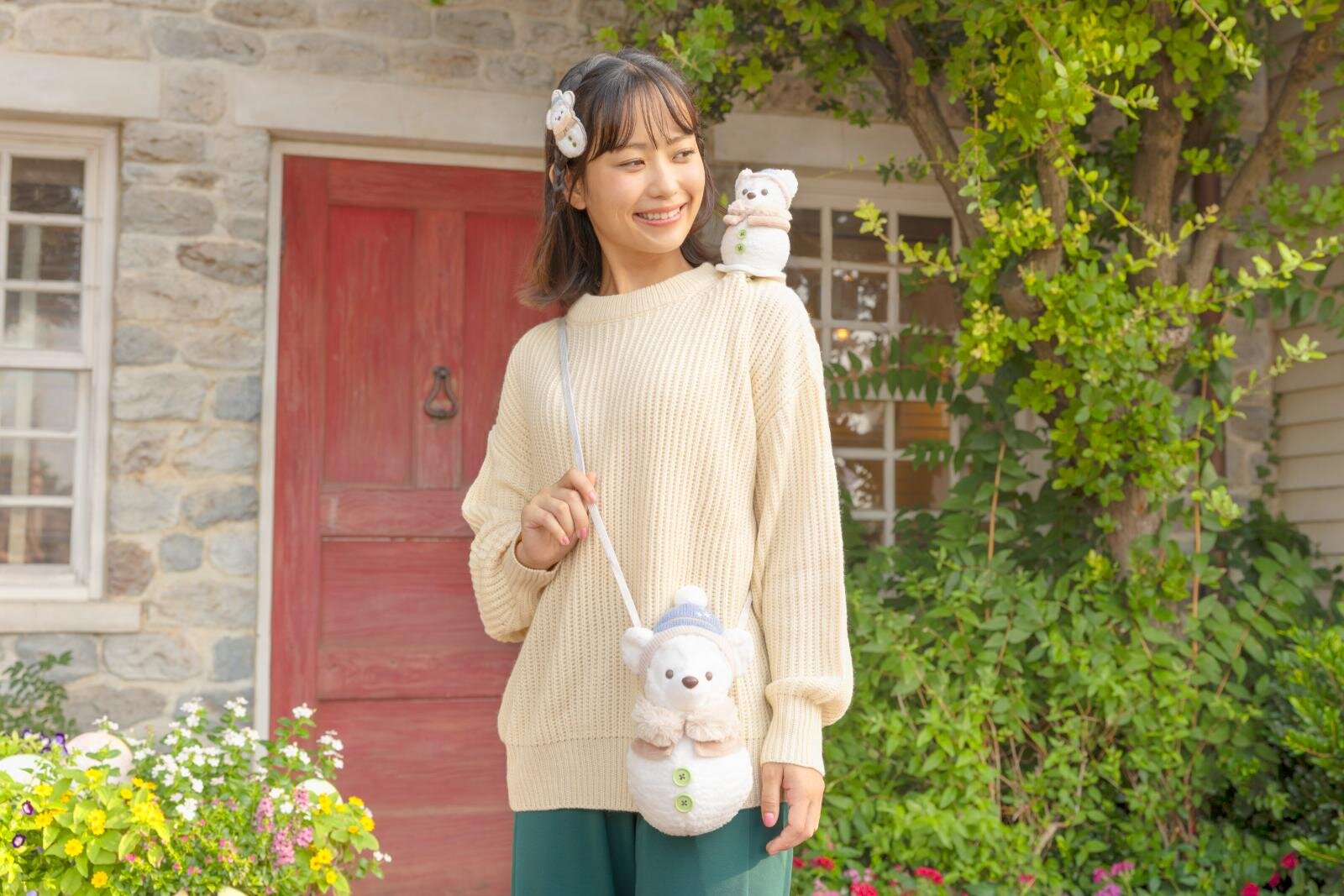 ダッフィー＆フレンズ“雪遊び”モチーフのグッズ・メニュー、雪だるまのぬいぐるみチャームなど｜写真48