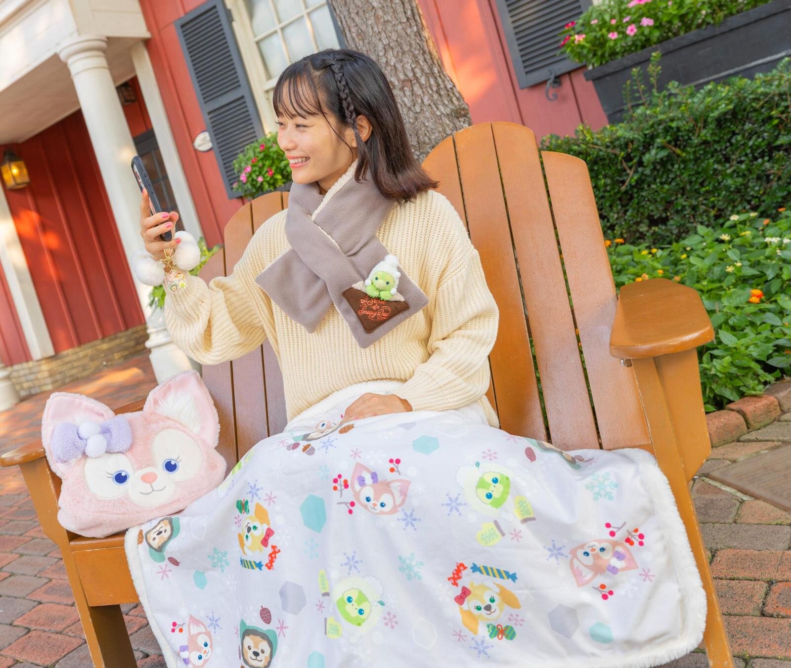 ダッフィー＆フレンズ“雪遊び”モチーフのグッズ・メニュー、雪だるまのぬいぐるみチャームなど｜写真39