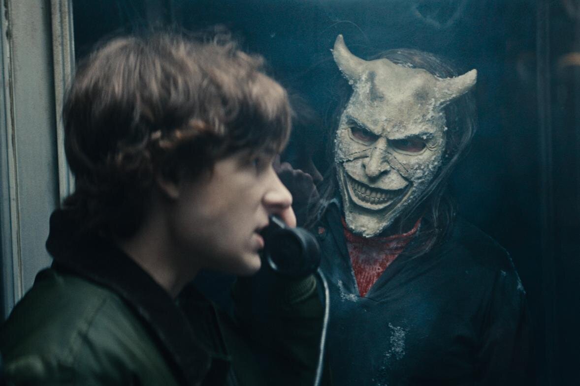 サイコスリラー映画『ブラックフォン 2』死んだはずの連続殺人鬼の恐怖が再び、イーサン・ホークが続投