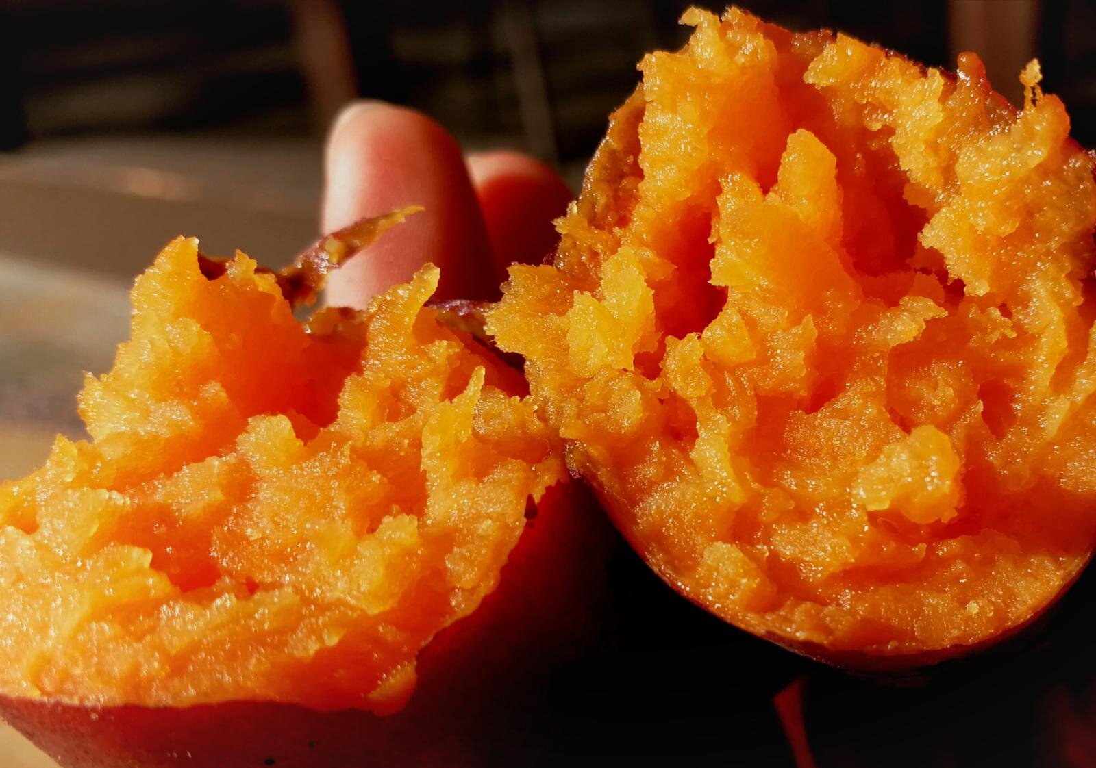 おいもやさん moimoi 焼き芋各種 700円〜1,000円 ほか
提供品種:あやこまち、パープルスイートロード、べにはるか、べにあずま、綾紫
ほか