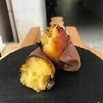 麻布台ヒルズ「やきいも広場」極蜜焼き芋＆希少品種"ホワイトスイート"など大集結｜写真4