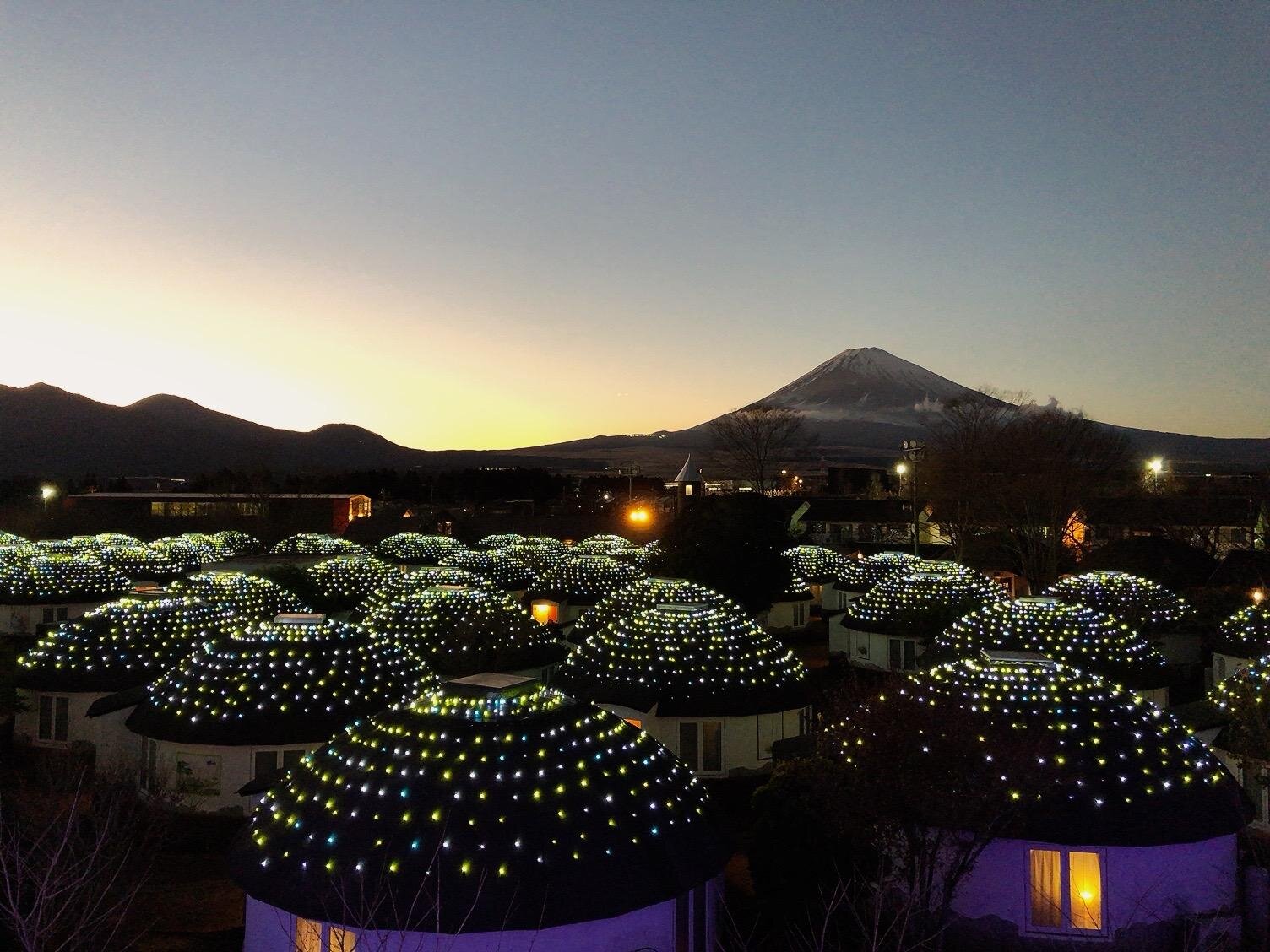 御殿場高原 時之栖25年イルミネーション「ひかりのすみか」富士山ツリーや約300mの"光のトンネル”｜写真12
