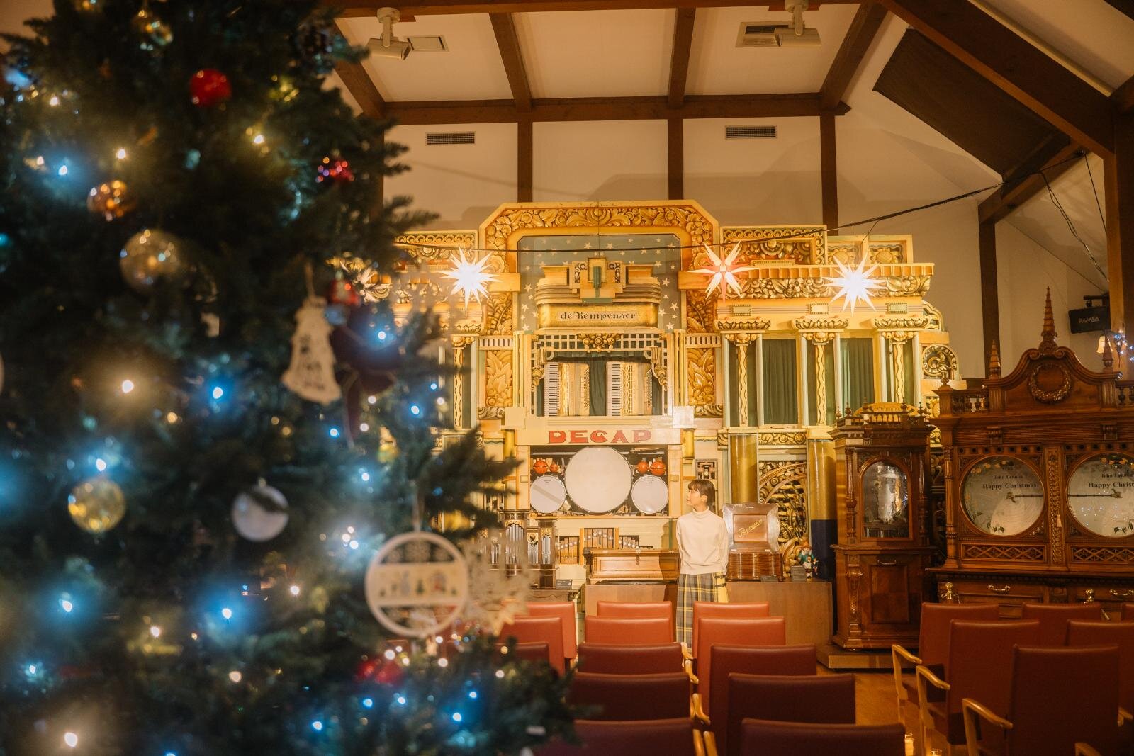クリスマスのコンサートルーム(イメージ)