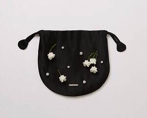 カナコ タムラ×フェルメリスト ビームス、スズラン柄刺繍レースのデニムドレスやサテン巾着バッグ｜写真4