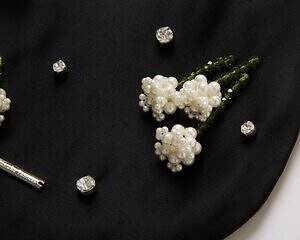 カナコ タムラ×フェルメリスト ビームス、スズラン柄刺繍レースのデニムドレスやサテン巾着バッグ｜写真5