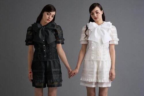 カナコ タムラ×フェルメリスト ビームス、スズラン柄刺繍レースのデニムドレスやサテン巾着バッグ