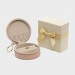 ノジェス25年冬ジュエリー、桃色天然石のリング&"アイリスの花"着想ネックレス｜写真7