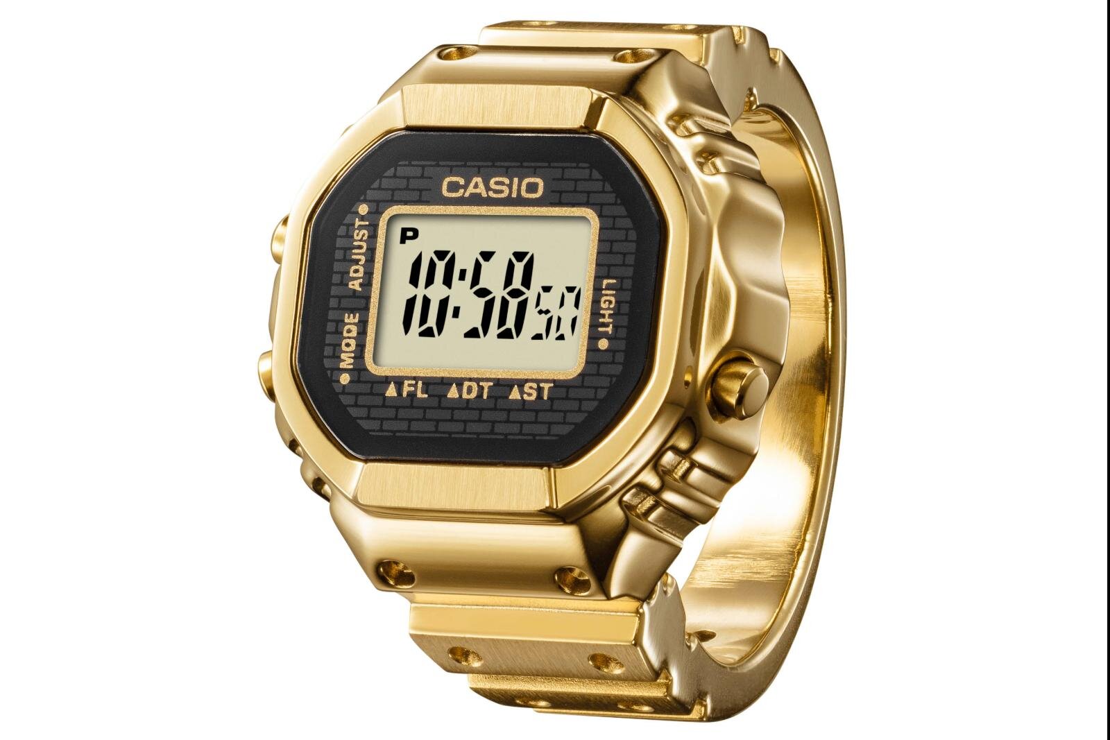 カシオの指輪型デジタルウオッチ、ストップウオッチや日付機能搭載のステンレススチール製