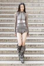 リック・オウエンス 2026年春夏ウィメンズ - 身体性を浮き彫りに｜写真5