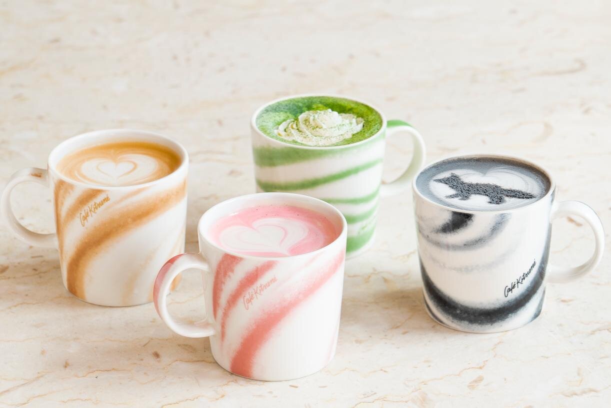 カフェ キツネ×イッタラのマグカップ、“抹茶やカプチーノ”などドリンクメニューに着想