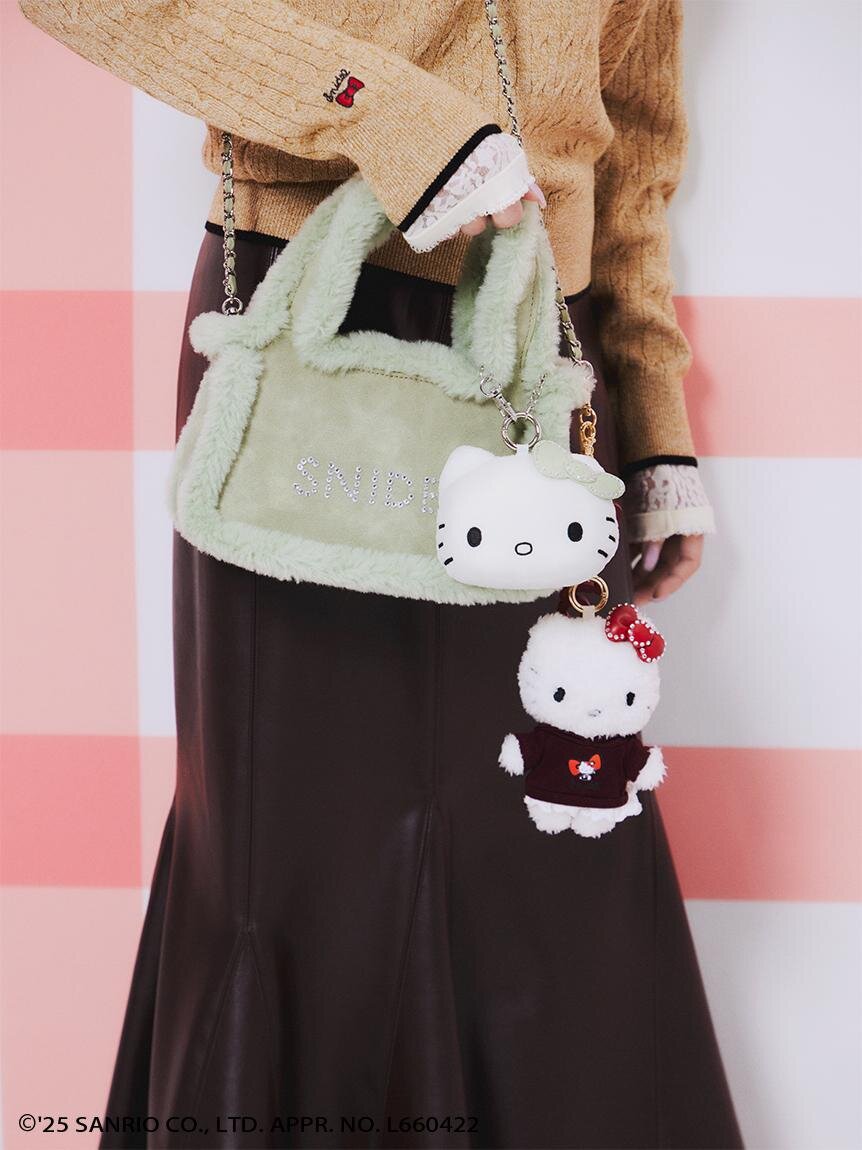 バッグ 14,960円、チャーム 6,930円