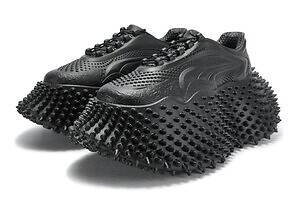 プーマ×フミト ガンリュウ“3Dフォルム”の厚底黒スニーカー、モンスターのような突起ソールで