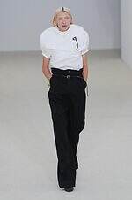 イッセイ ミヤケ 26年春夏コレクション - 身体と衣服の境界線｜写真1