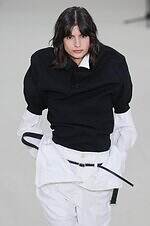 イッセイ ミヤケ 26年春夏コレクション - 身体と衣服の境界線｜写真4