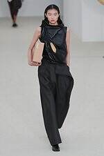 イッセイ ミヤケ 26年春夏コレクション - 身体と衣服の境界線｜写真23