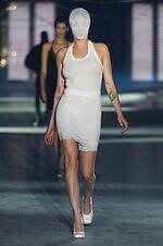 ヴェトモン 26年春夏コレクション - 露出と隠蔽、仮面性をテーマに｜写真1