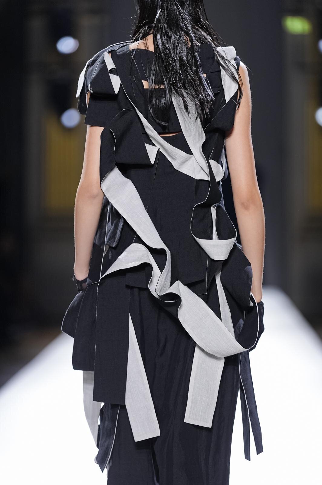 ヨウジヤマモト 2026年春夏<span>コレクション</span> - 写真32
