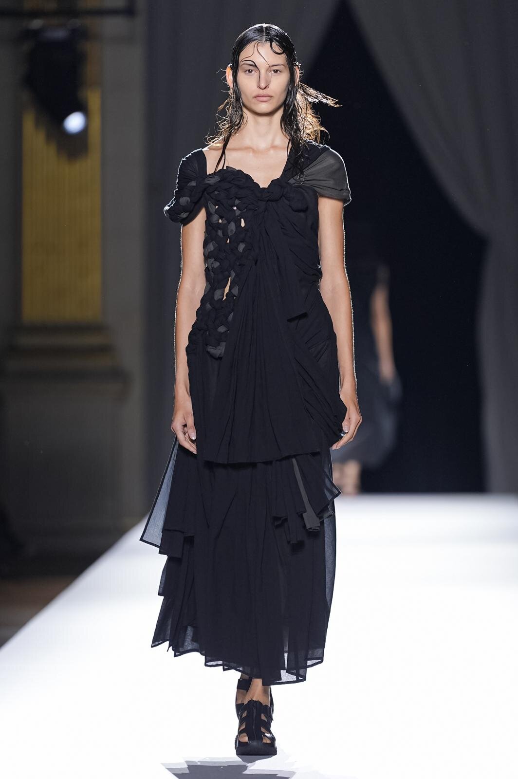 ヨウジヤマモト(Yohji Yamamoto) 2026年春夏ウィメンズコレクション  - 写真40