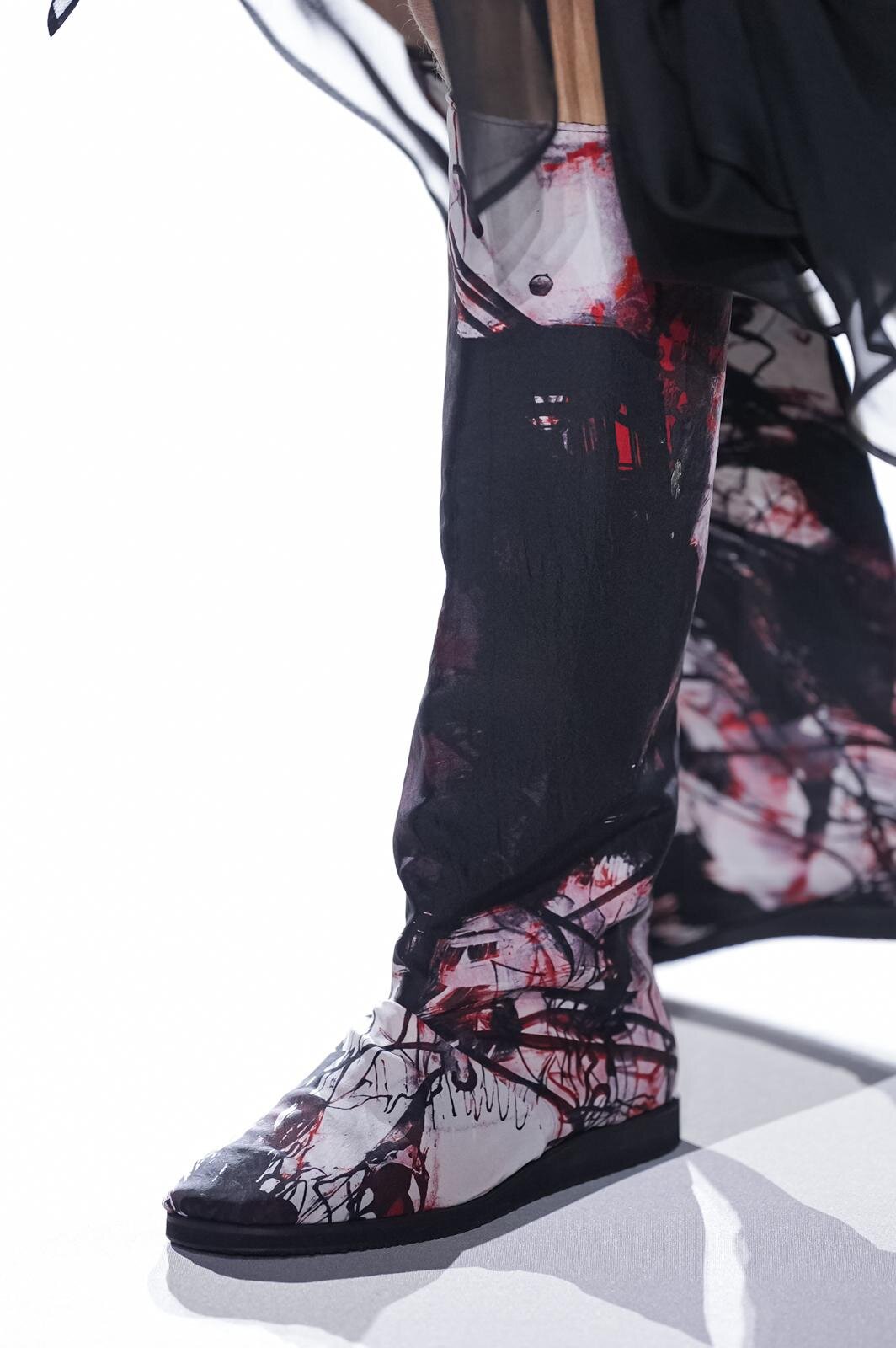 ヨウジヤマモト(Yohji Yamamoto) 2026年春夏ウィメンズコレクション  - 写真65