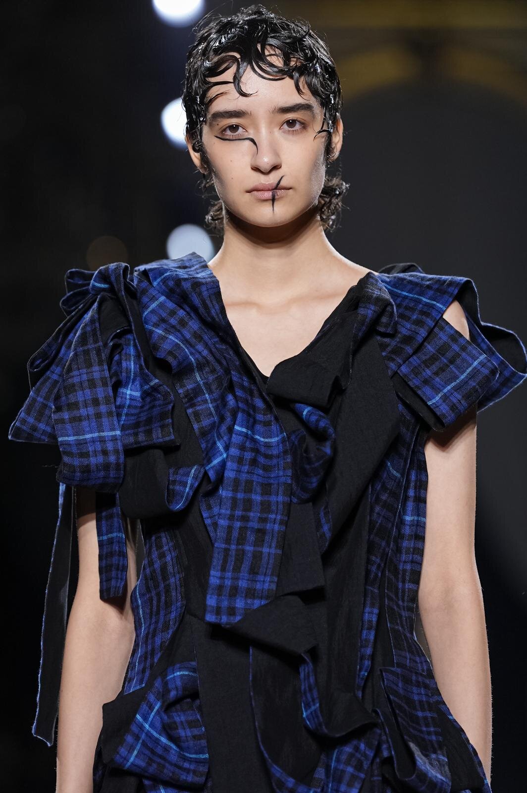 ヨウジヤマモト(Yohji Yamamoto) 2026年春夏ウィメンズコレクション  - 写真94