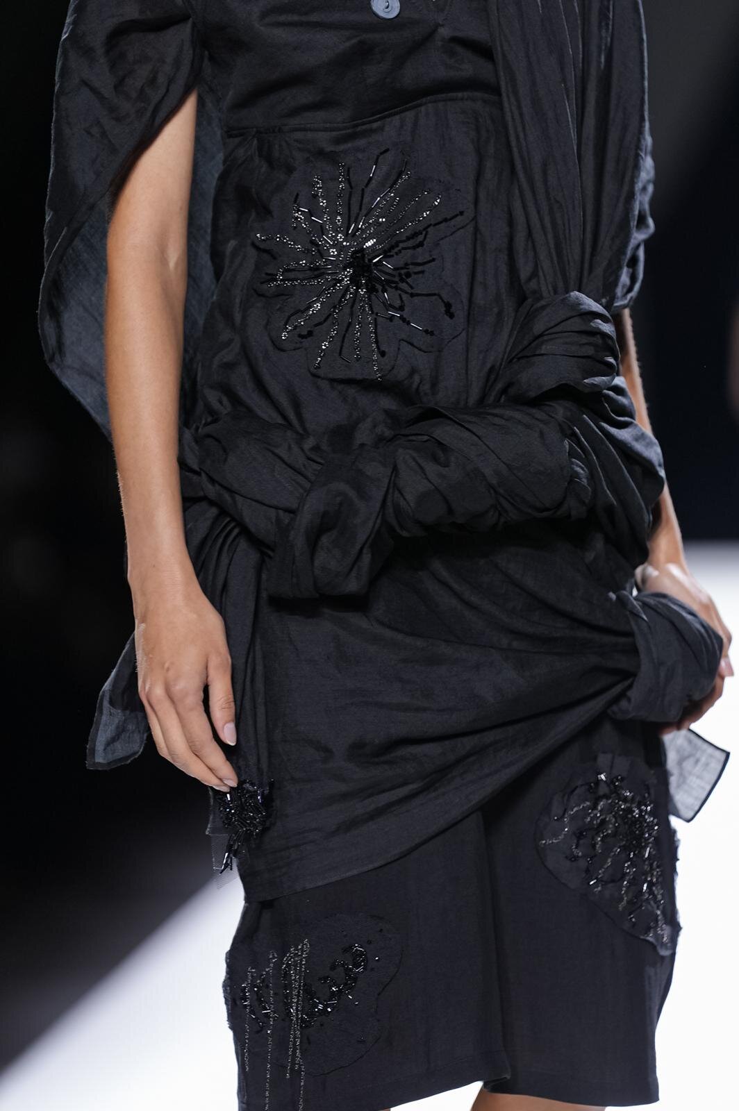 ヨウジヤマモト(Yohji Yamamoto) 2026年春夏ウィメンズコレクション  - 写真102