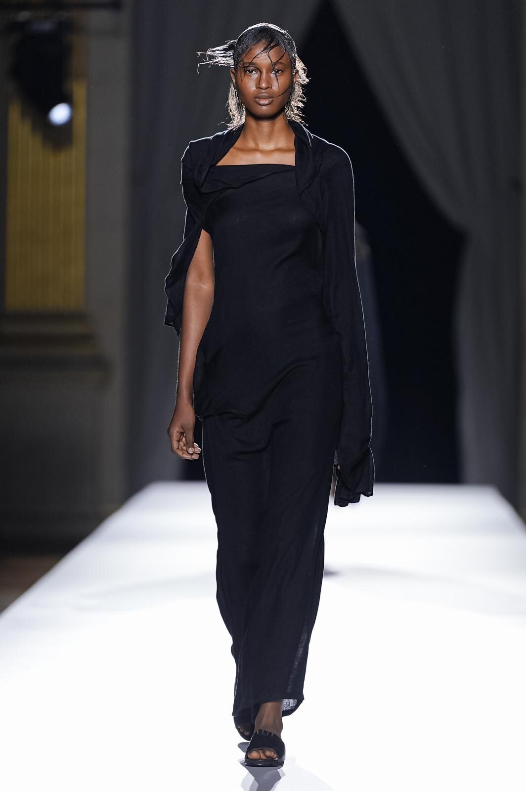 ヨウジヤマモト(Yohji Yamamoto) 2026年春夏ウィメンズコレクション  - 写真110