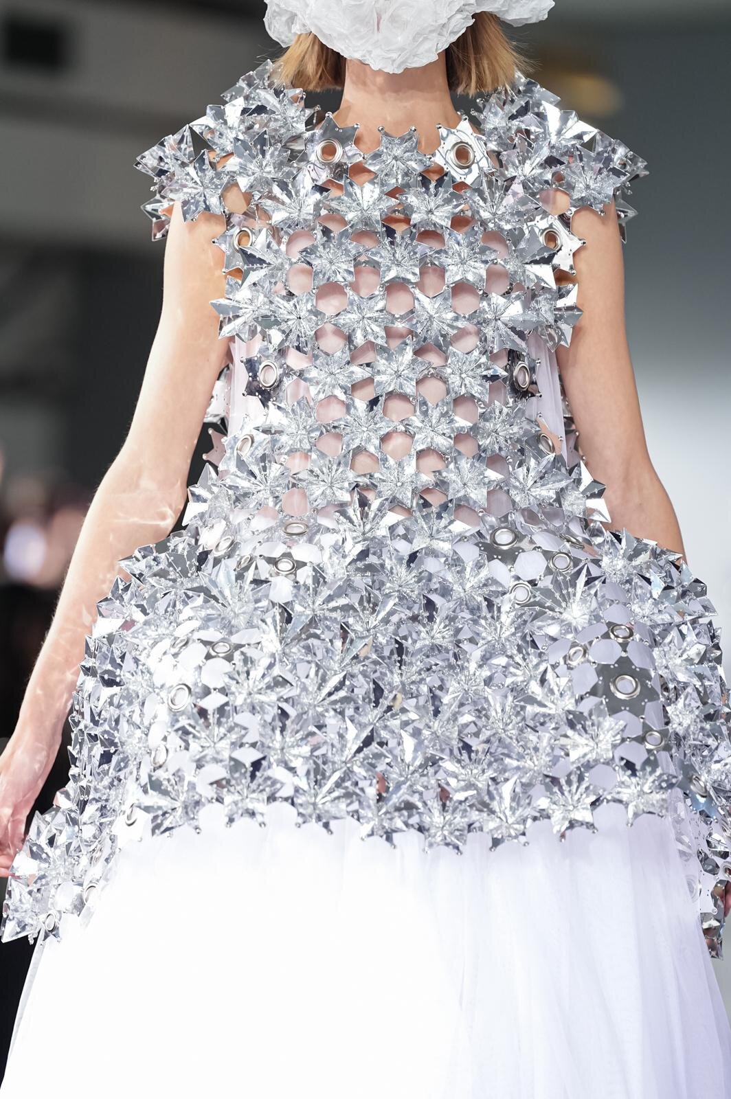 ノワール ケイ ニノミヤ(noir kei ninomiya) 2026年春夏ウィメンズコレクション  - 写真2