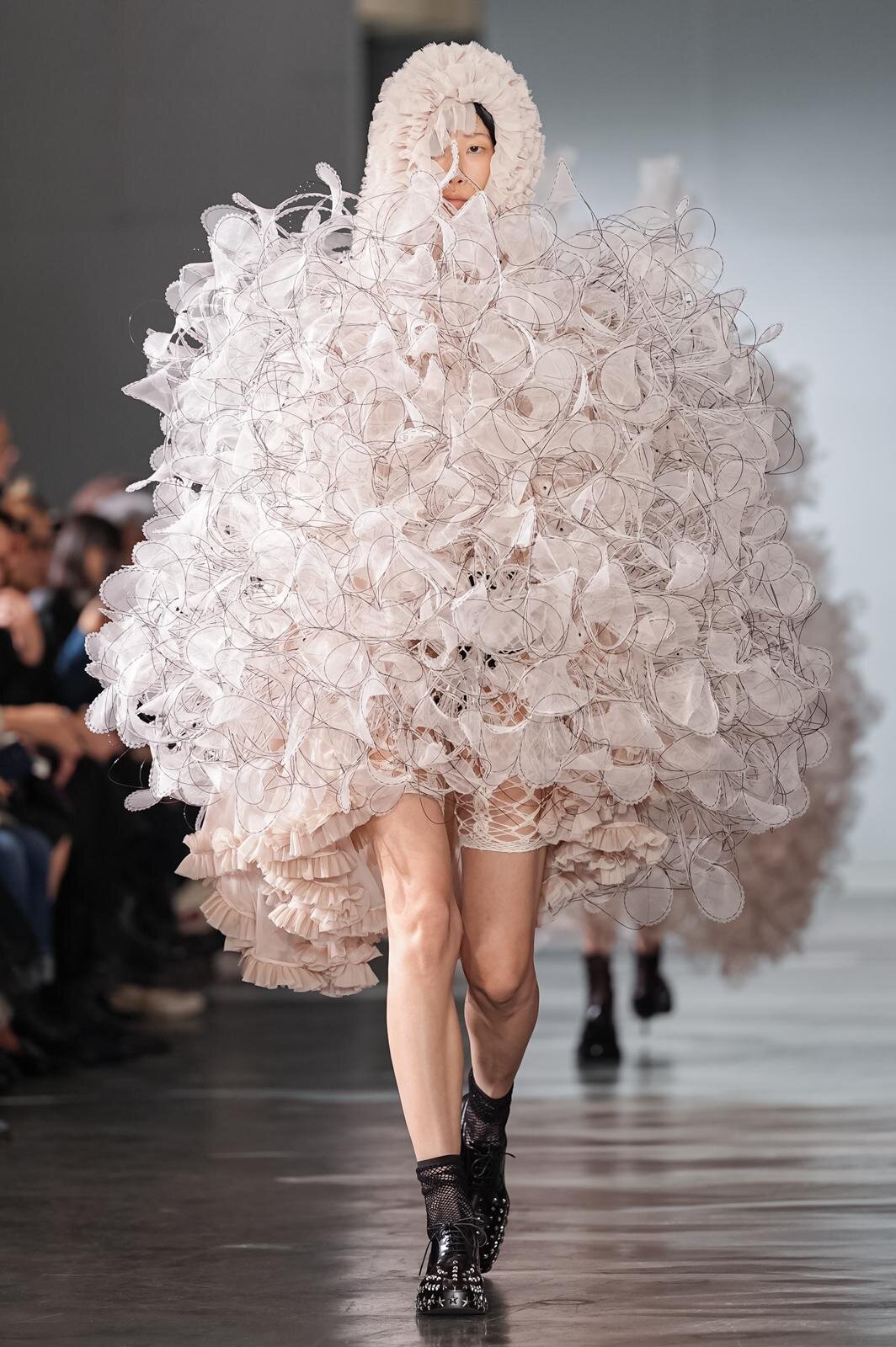 ノワール ケイ ニノミヤ(noir kei ninomiya) 2026年春夏ウィメンズコレクション  - 写真57