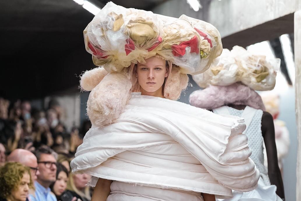 コム デ ギャルソン 26年春夏コレクション - ナチュラルで温かな安らぎ