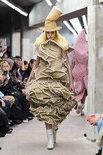 コム デ ギャルソン 26年春夏コレクション - ナチュラルで温かな安らぎ｜写真5