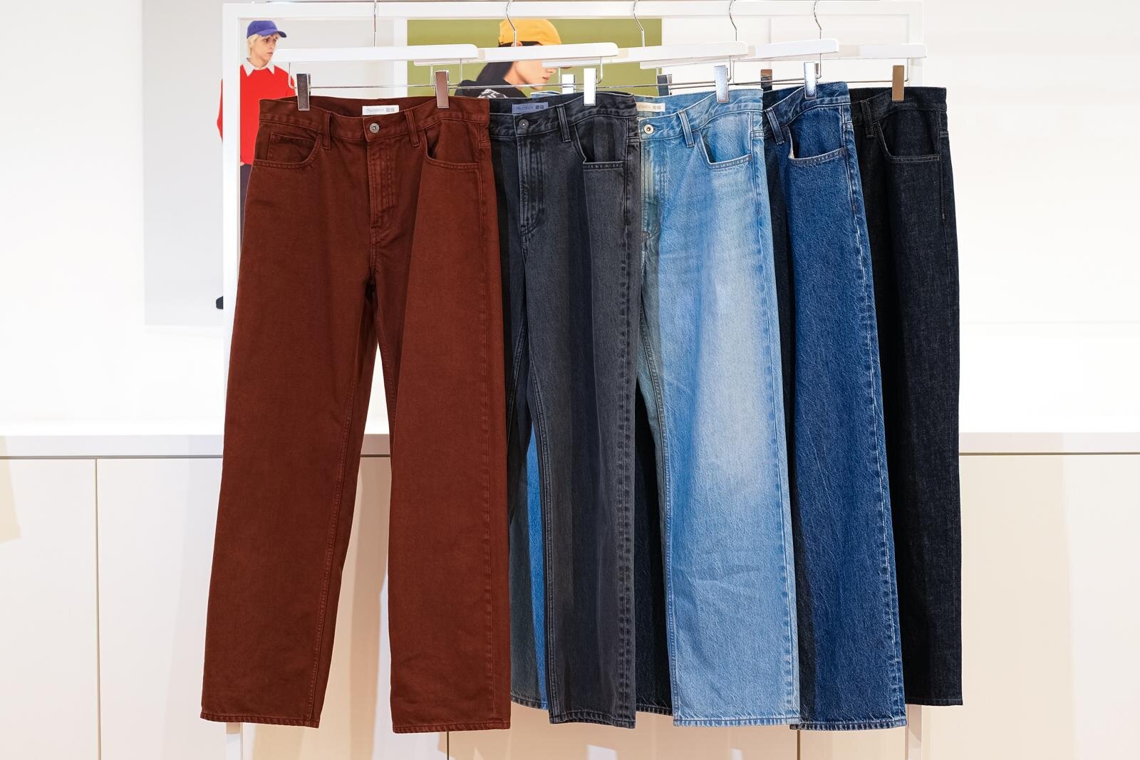 ストレートジーンズ 4,990円