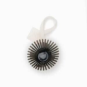 ゴジュウニ バイ ヒカルマツムラ“きらめく四角形パネル”の2WAYバッグ、安達祐実とコラボ|写真12