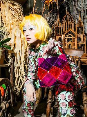 ゴジュウニ バイ ヒカルマツムラ“きらめく四角形パネル”の2WAYバッグ、安達祐実とコラボ|写真19