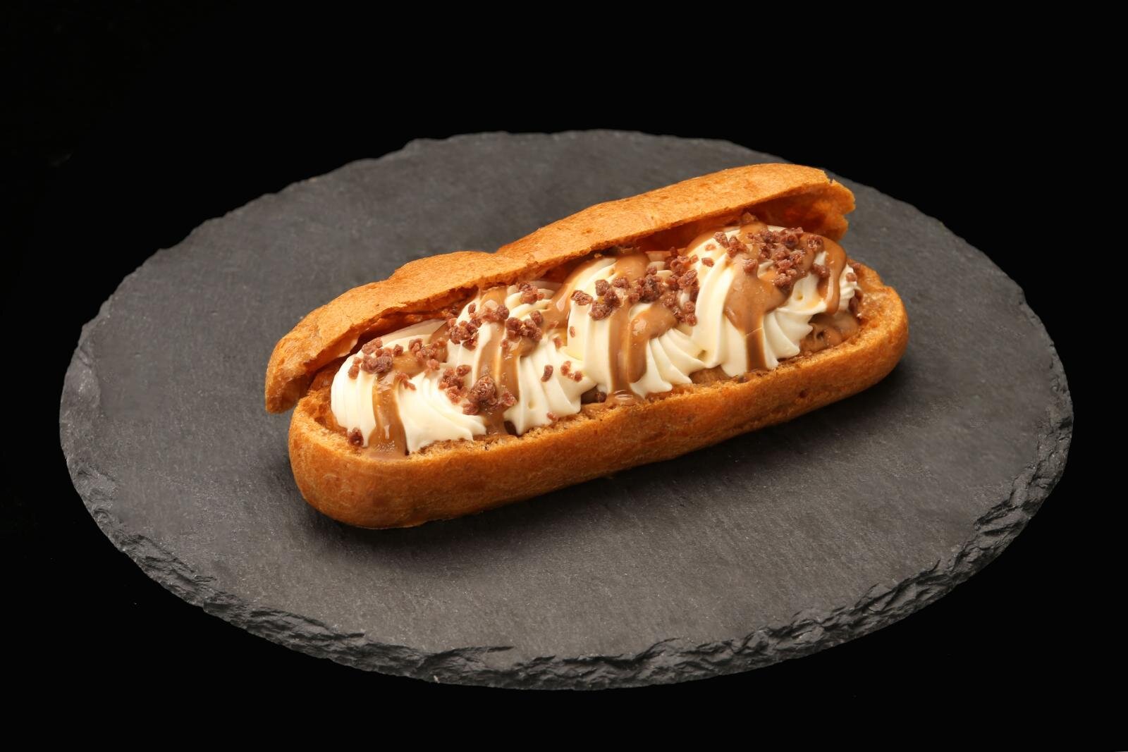 「ザ・キャピトルホテル 東急 安里哲也シェフ監修 ザ・ティラミスエクレア」340円