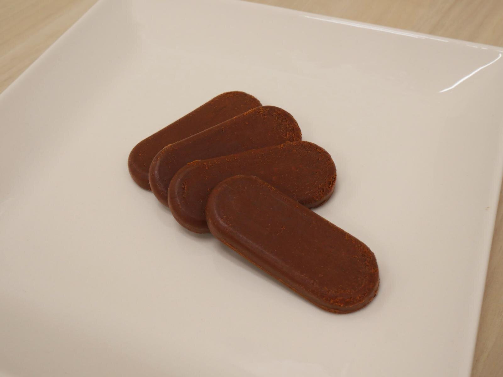 明治「生のときしっとりミルク」“まるで生チョコ？”口の中でゆっくり溶けゆく濃密な新食感｜写真2