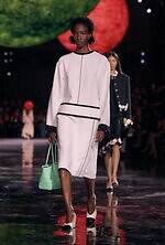 シャネル 2026年春夏ウィメンズコレクション - マチュー・ブレイジーが表現する”シャネルの宇宙”｜写真25