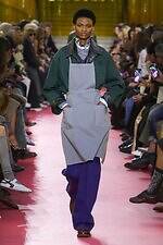 ミュウミュウ 2026年春夏コレクション - エプロンが映し出す働く女性像｜写真3